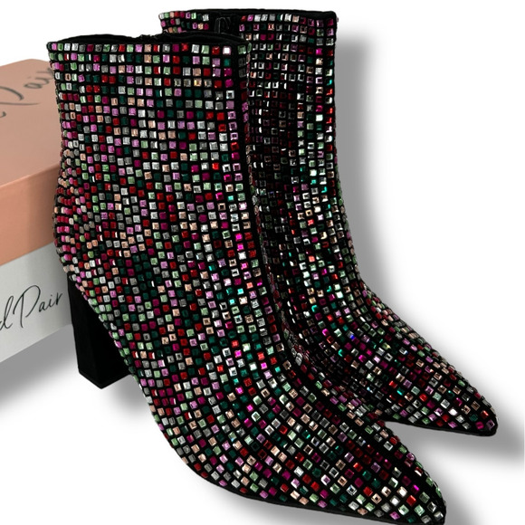 NEW Wild Pair Embellished Booties Size 7.5 Multicolor Bling High Heel Pointy Toe - Picture 2 of 12